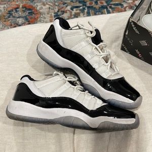 boys jordan 11 low